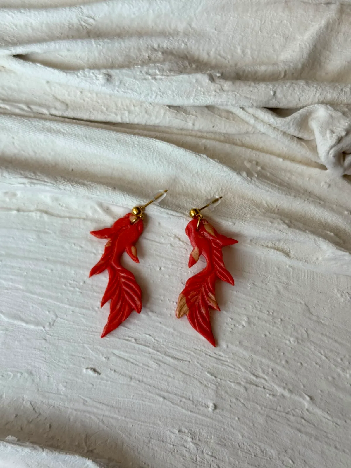 Süzülüş Koi - Nar Çiçeği — Lavinia Clay Design el yapımı tasarım