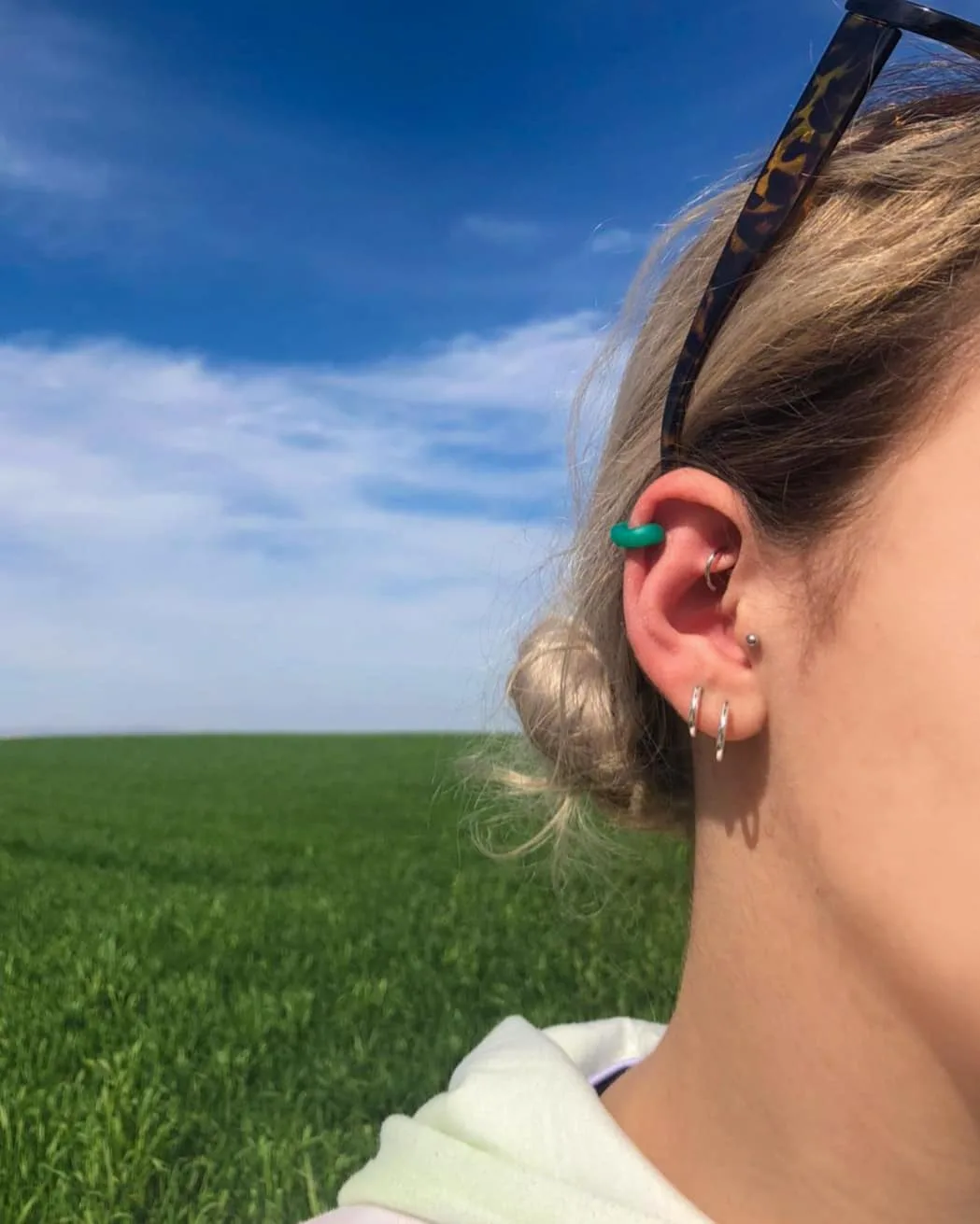 Yaza uygun, rengarenk el yapımı earcufflarımız